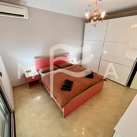 3 Bedroom Beachfront 834 Apartment