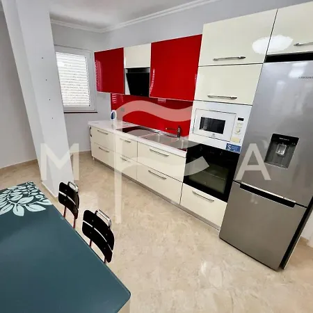 3 Bedroom Beachfront 834 Apartment *